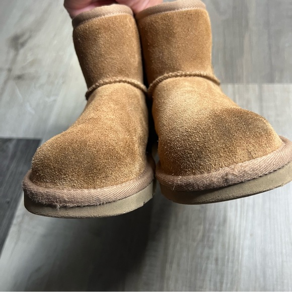 UGG Jona Boots Kids Size 11 Youth - Picture 9 of 13